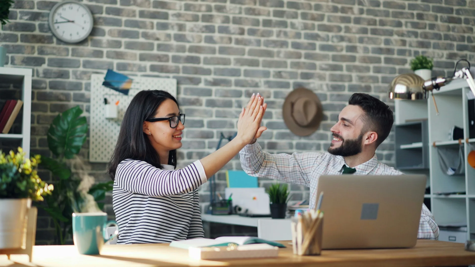 The Link Between Recognition and Retention: A Guide for Team Leaders 